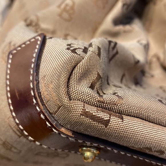 Dooney&Bourke large tote - Picture 13 of 16